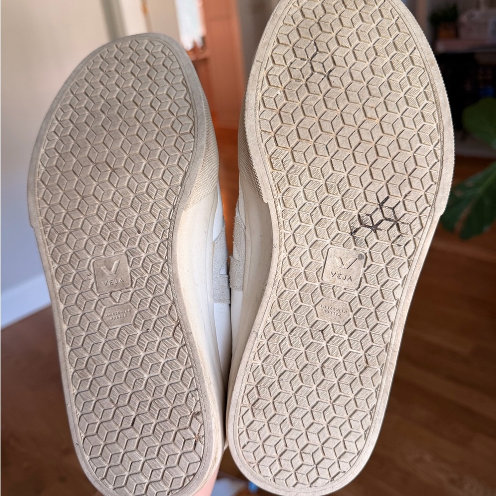 Veja Campo White Leather Sneakers | Size 9 - Picture 3 of 3